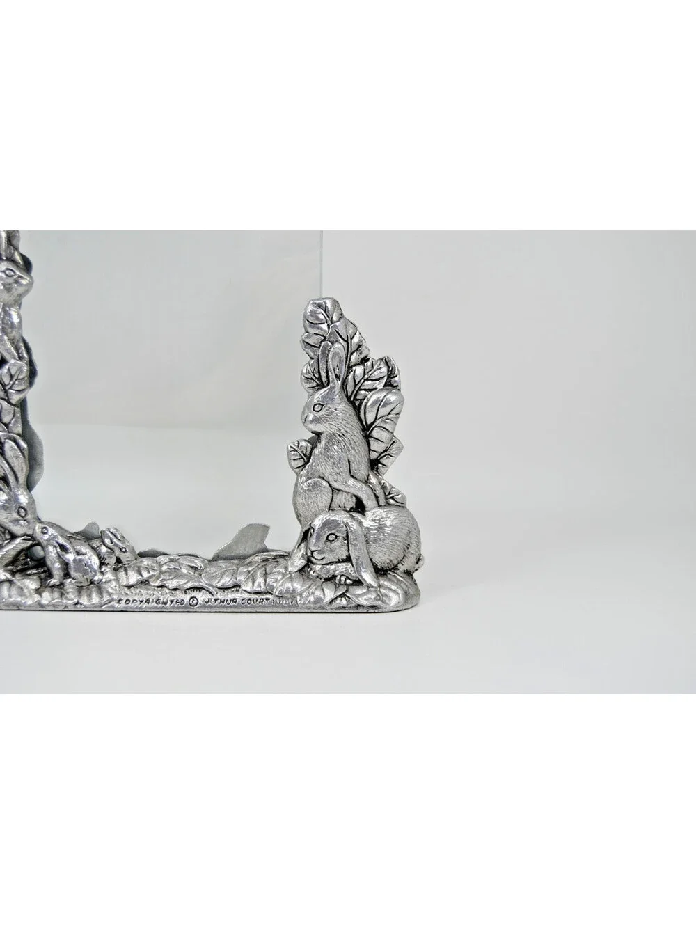 Vintage Arthur Court Bunny Rabbit Cast Aluminum Floating Picture Frame 1989 5x7